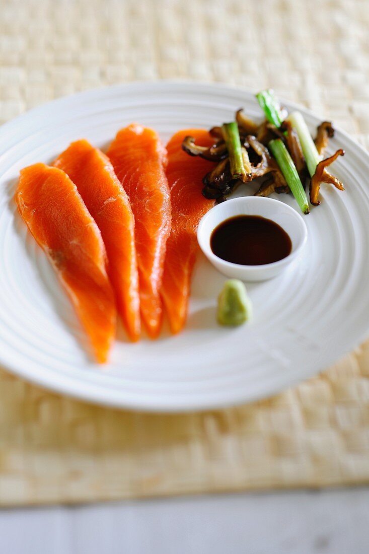 Lachs-Sashimi