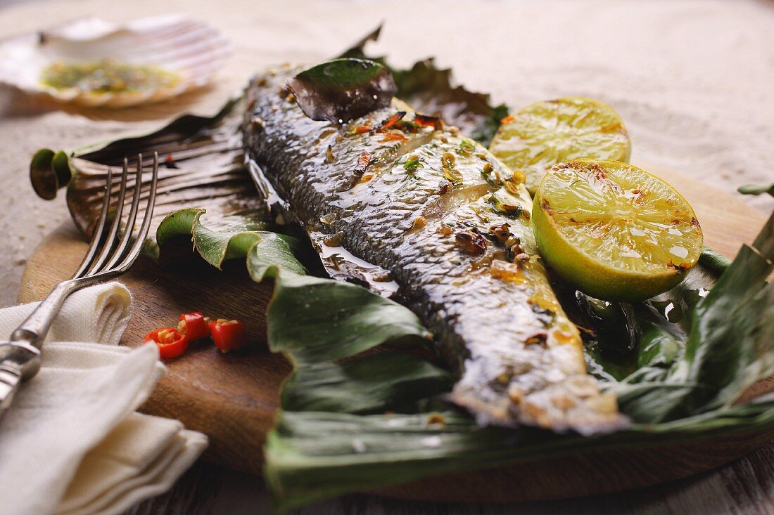Grilled bass with limes