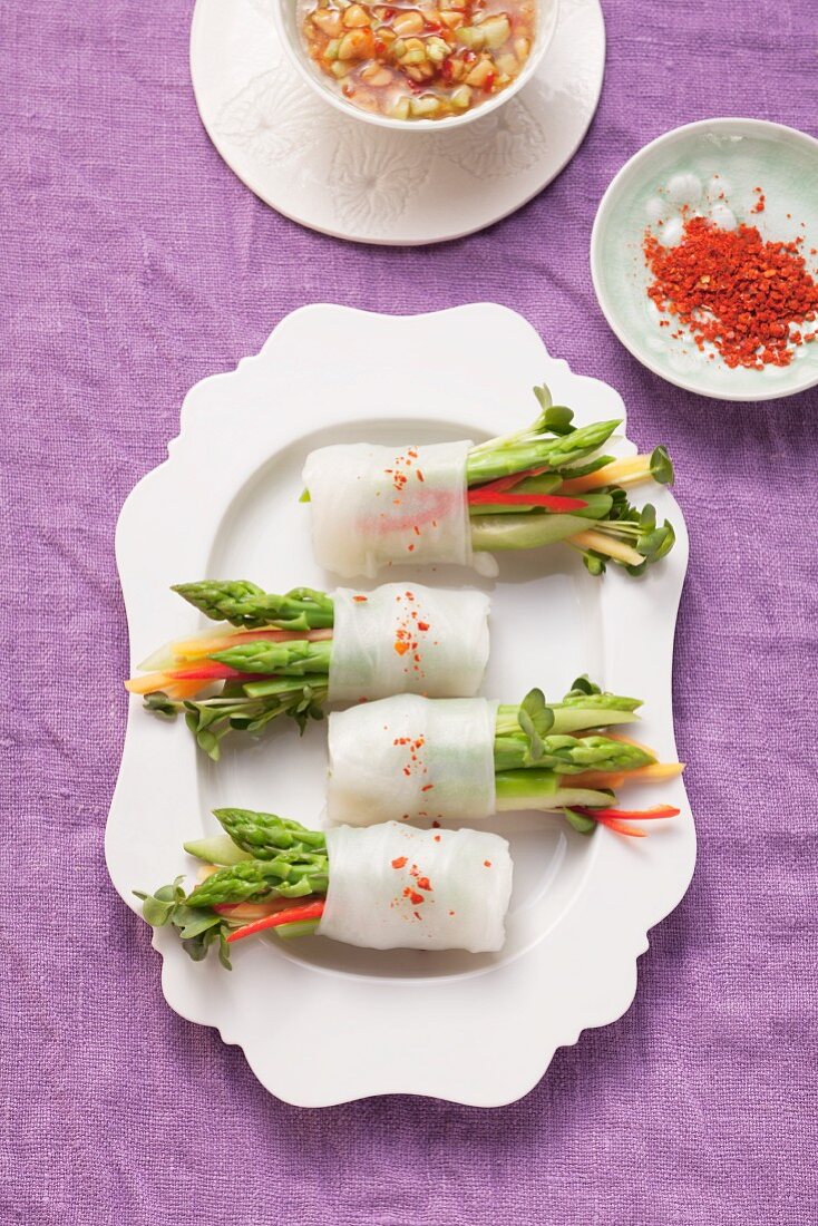 Green asparagus in rice paper