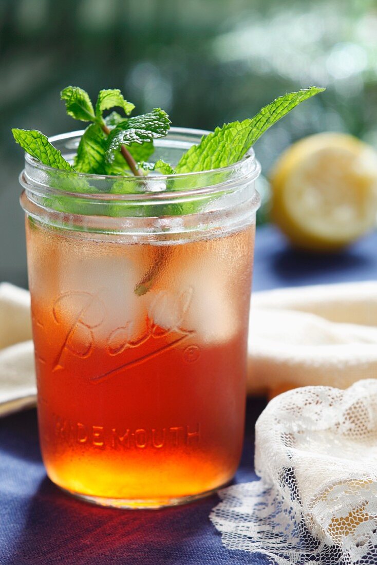 Lemon Iced Tea with Mint in an Old Fashioned Ball Jar