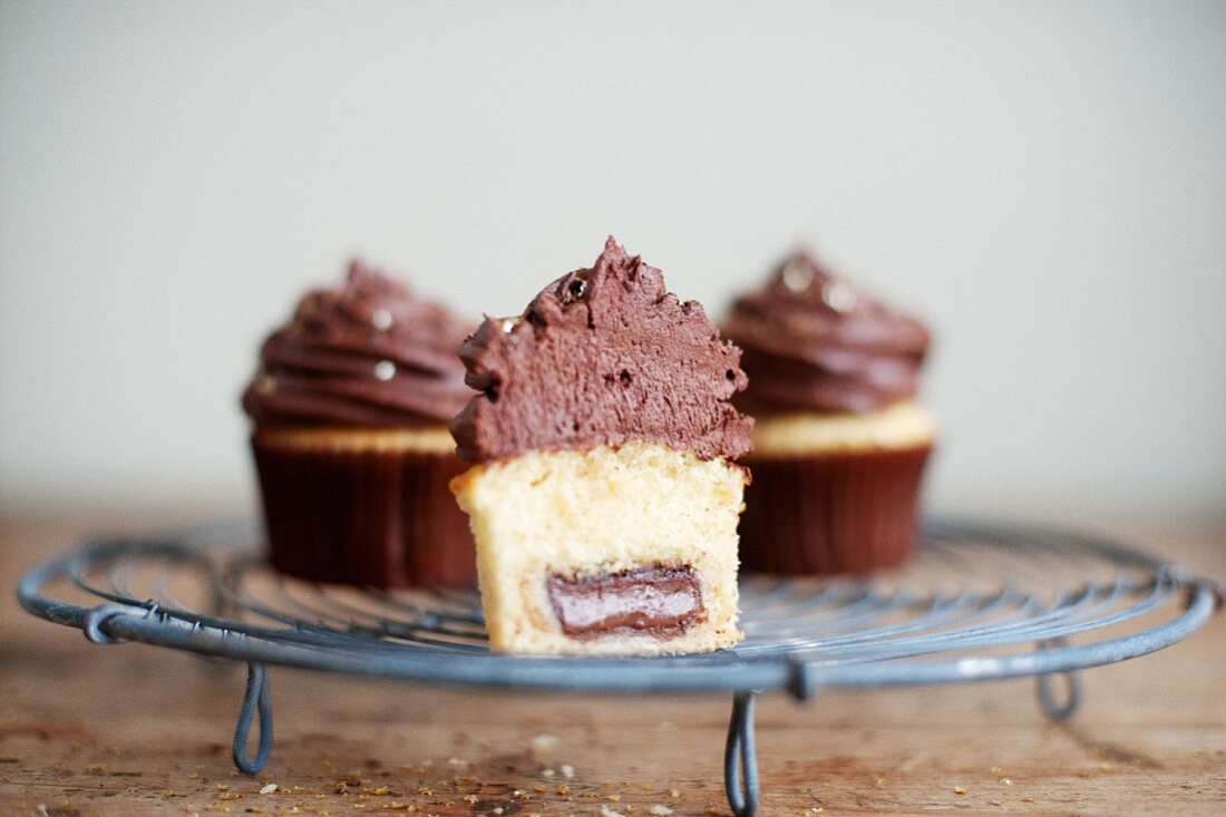 Halber Cupcake mit Füllung