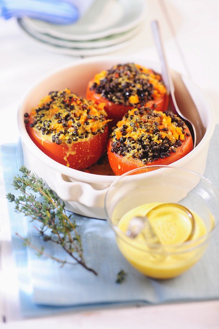 Tomatoes stuffed with lentils