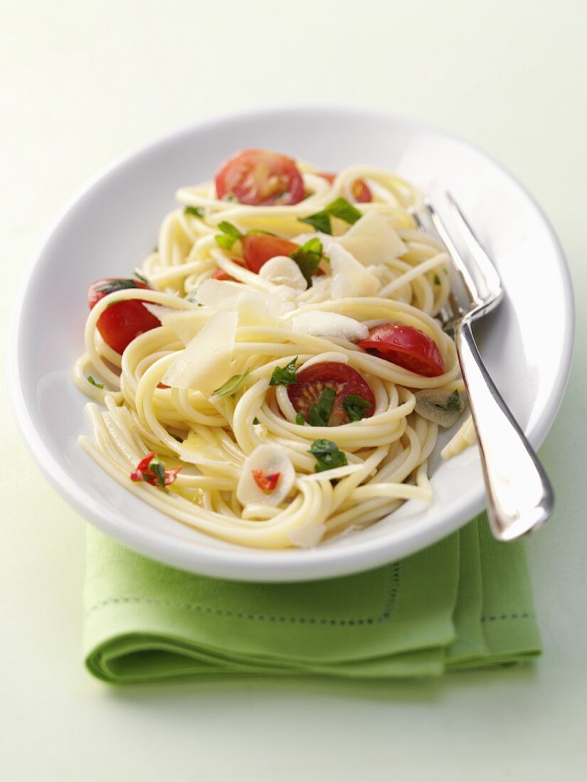 Spaghetti mit Knoblauch & Tomaten
