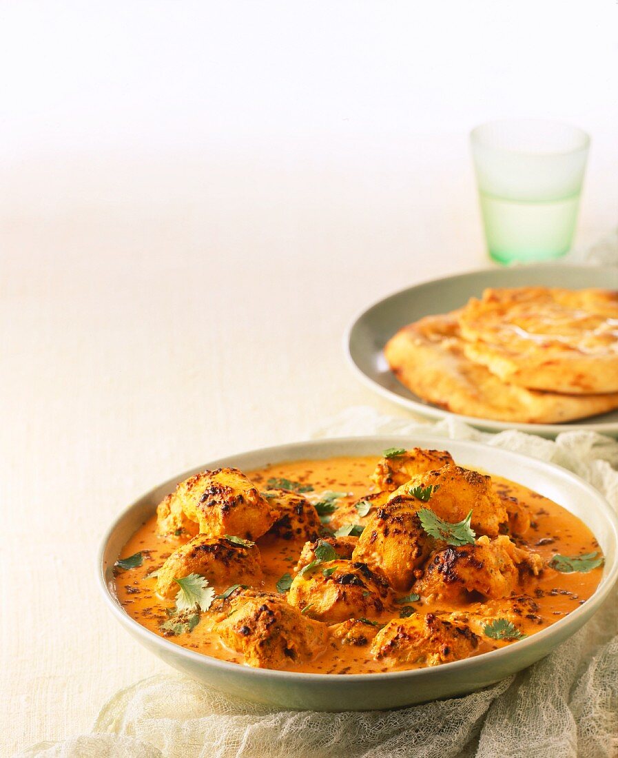 Hähnchen Tikka Masala mit Fladenbrot (Indien)