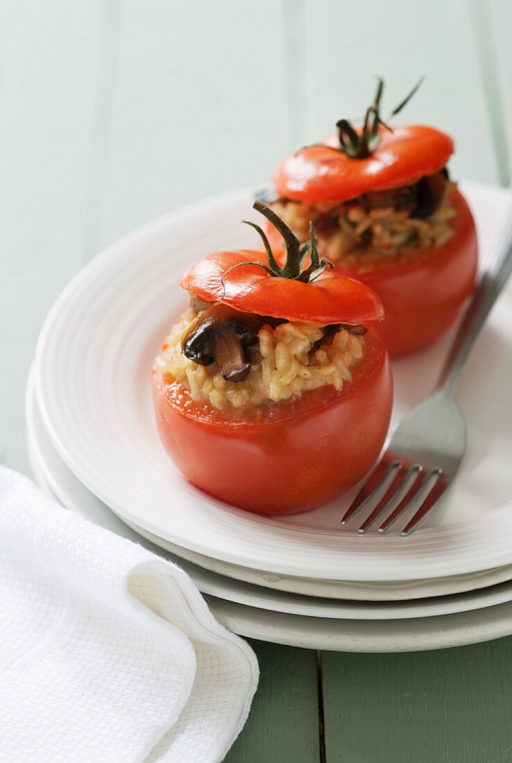 Gefüllte Tomaten mit Pilzrisotto