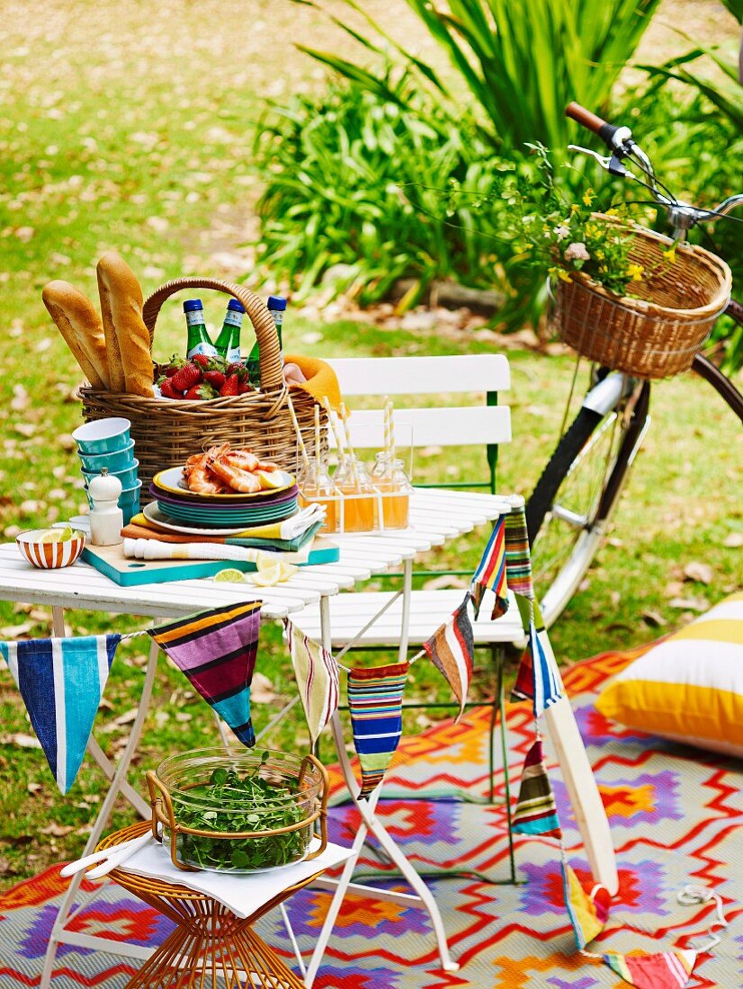 Gedeckter Tisch für ein Picknick zum Australia Day