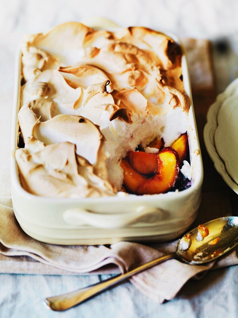 Peach queen of puddings