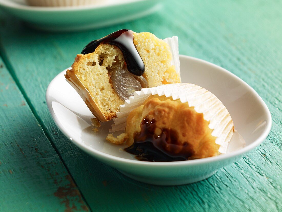 Muffin mit Zwiebel gefüllt