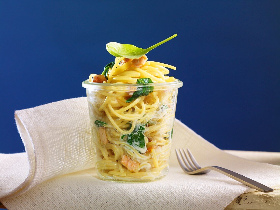Spaghetti mit Blattspinat & Lachs