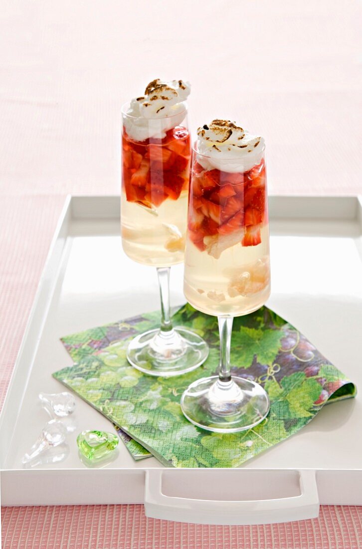 Strawberry trifle with jelly