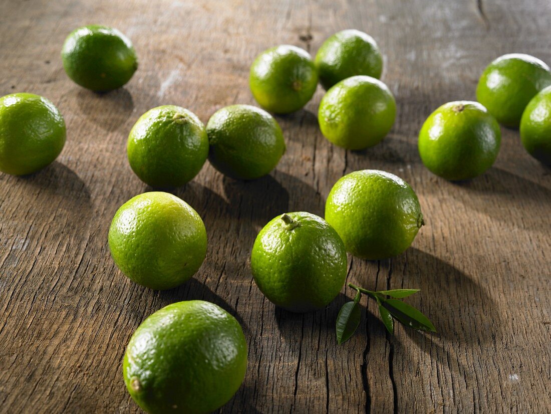 Limes on a wooden slab