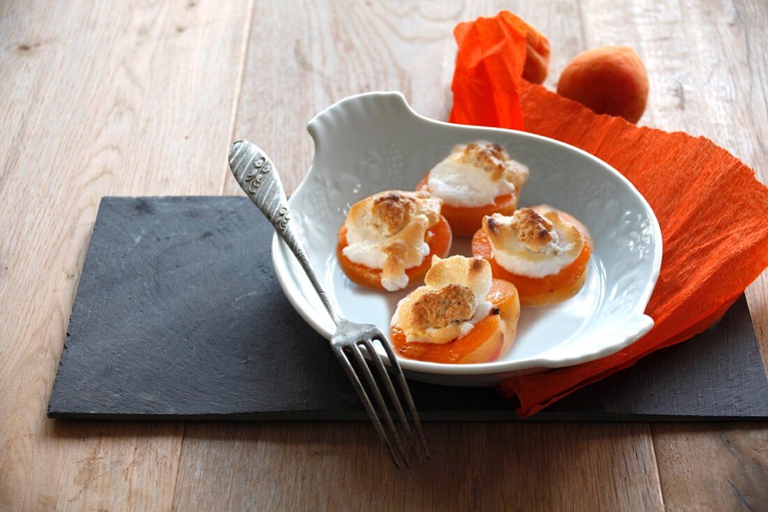 Apricots with meringue