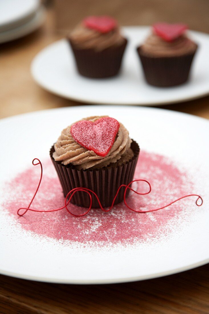 Schokoladen-Cupcakes mit Herz