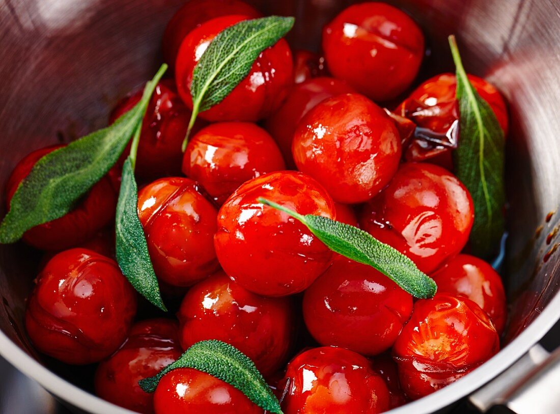 Cherry tomatoes with sage