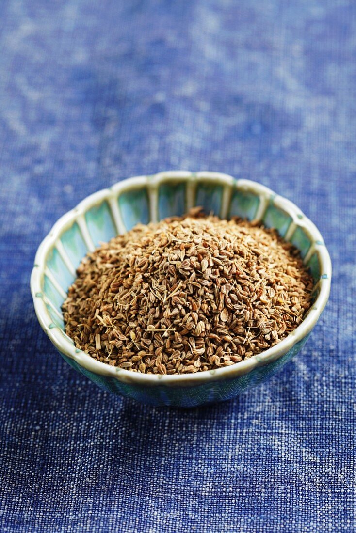 Aniseed in a small dish