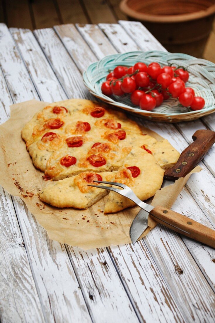 Kartoffel-Focaccia mit Kirschtomaten