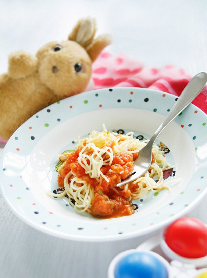 Pasta with carrot and tomato sauce