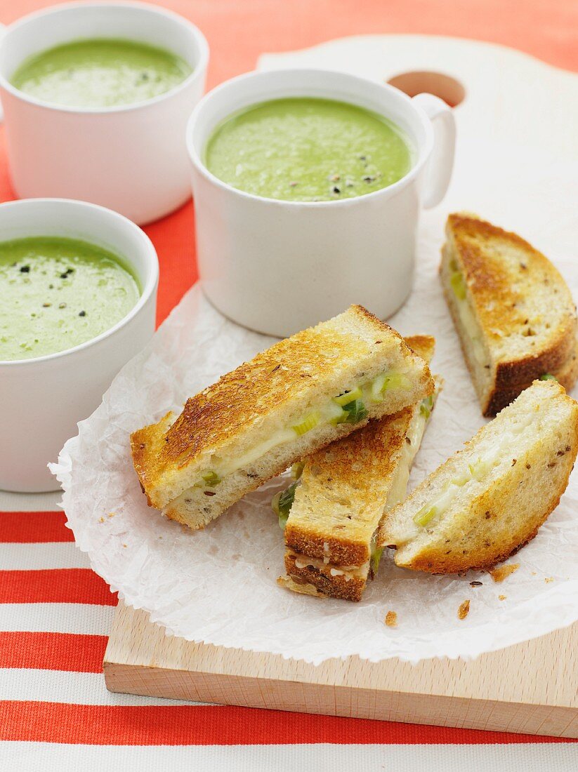 Toasted sandwiches with cream of pea soup