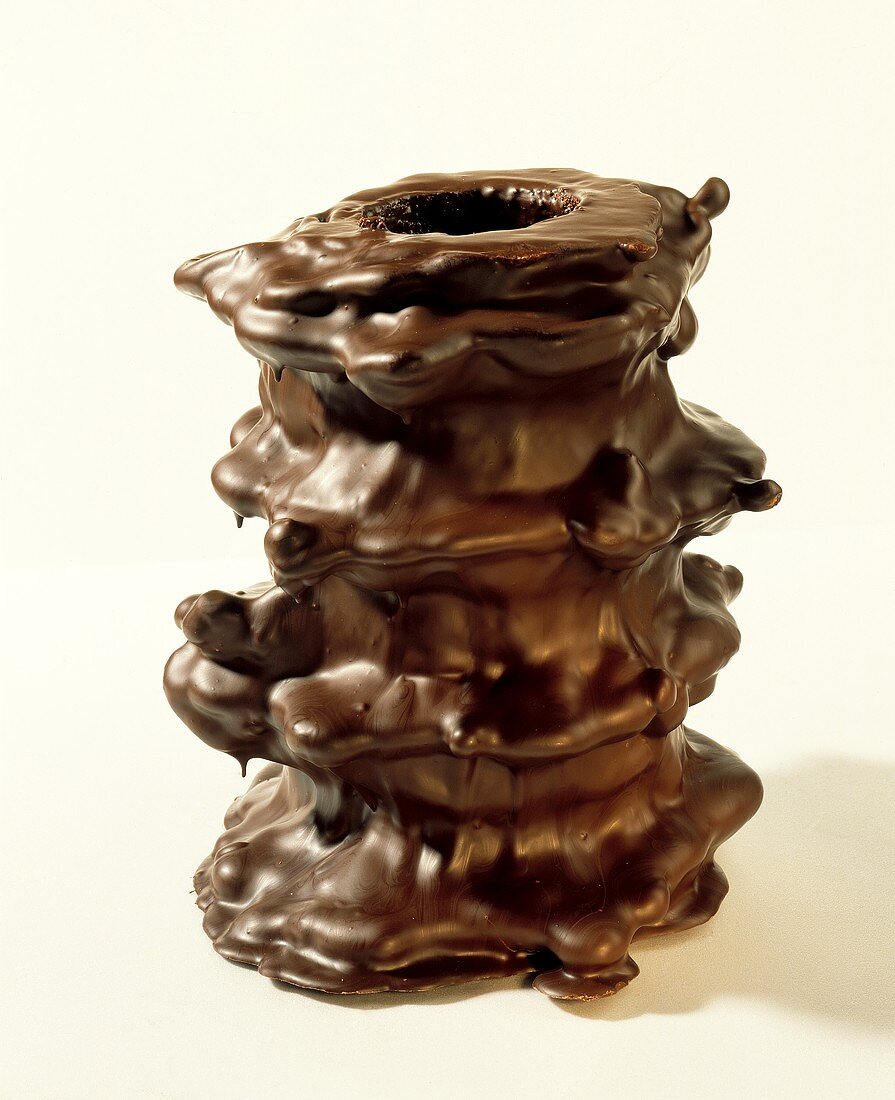 Baumkuchen mit braunem Schokoladenguß – Bilder kaufen – 111678 StockFood
