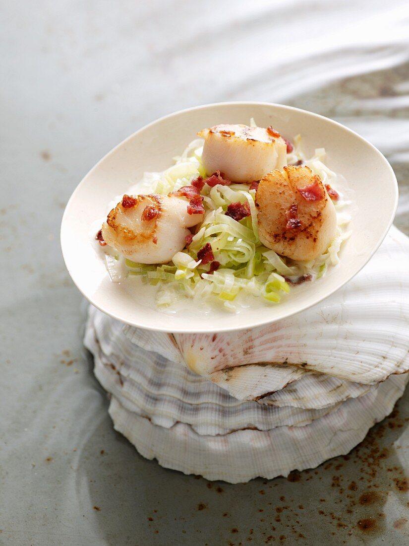 Scallops with pancetta and leek