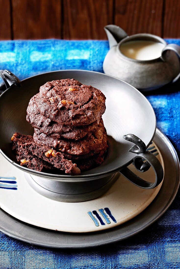 Chocolate cookies with walnuts