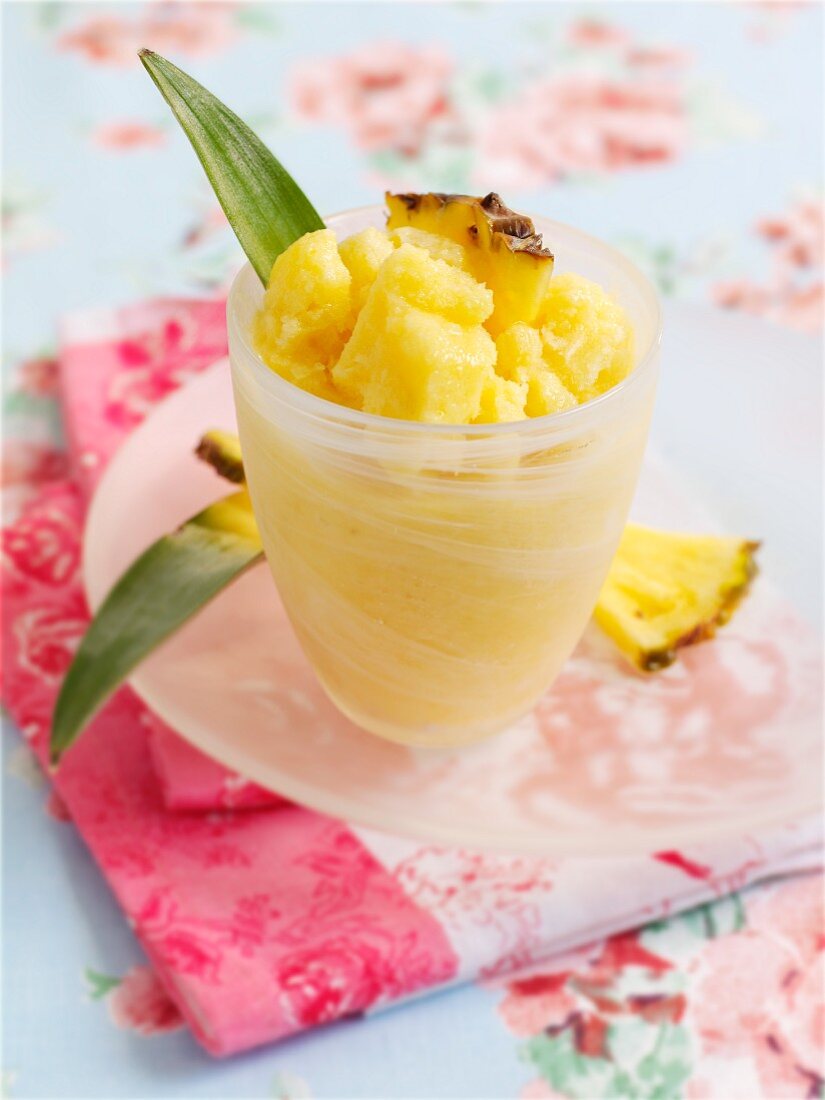 Semi-frozen dessert with pineapple and apricots