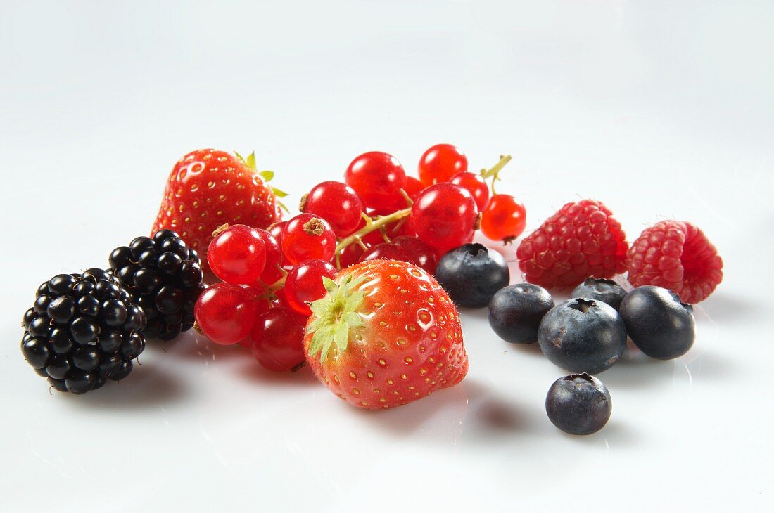 Brombeeren, rote Johannisbeere, Erdbeeren, Blaubeeren, Himbeeren