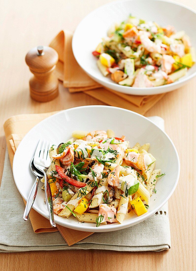 Pasta salad with fish and peppers