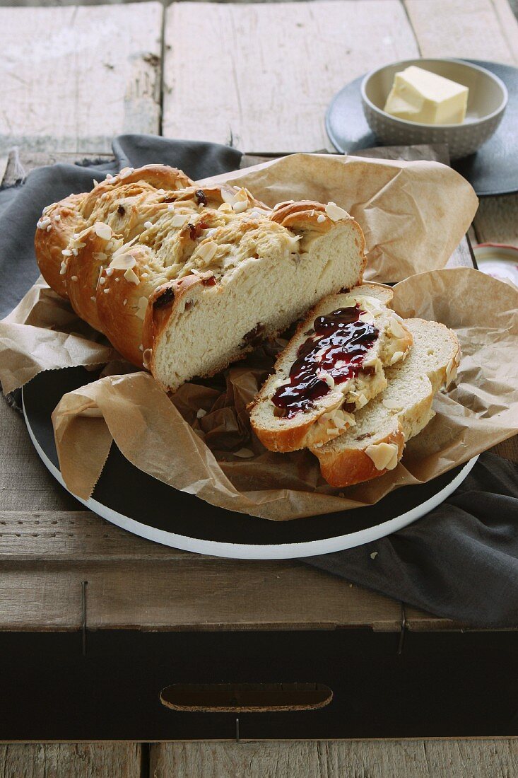 Hefezopf (sweet bread from southern Germany) with raisins and jam