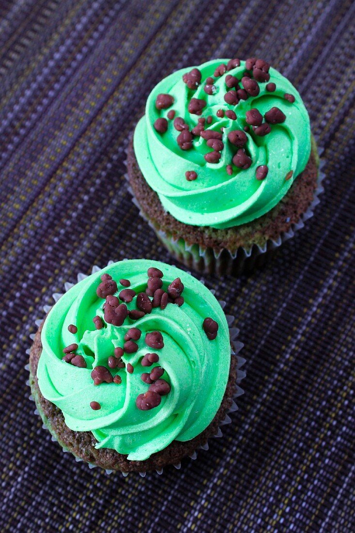 Chocolate and mint cupcakes with peppermint buttercream icing