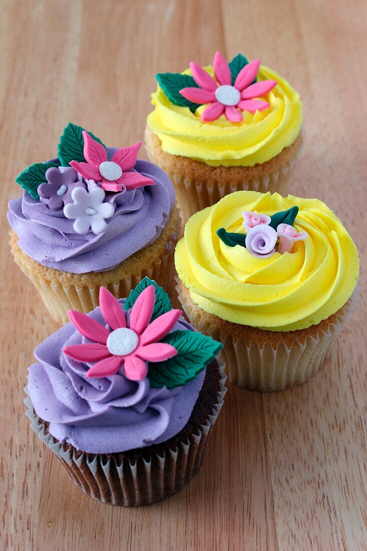 Chocolate and lemon cupcakes