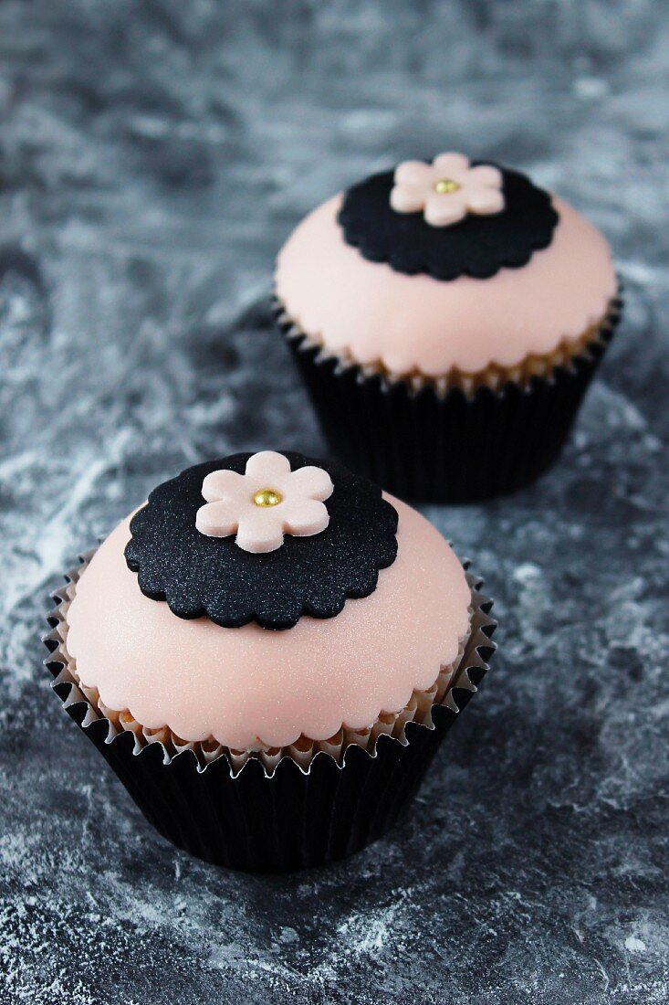 Schwarz-weiß Cupcakes