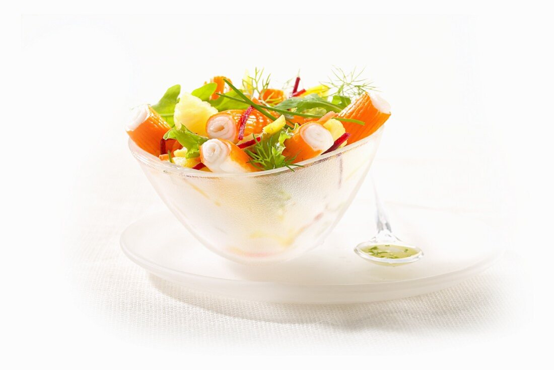 Surimi-Salat mit Dill