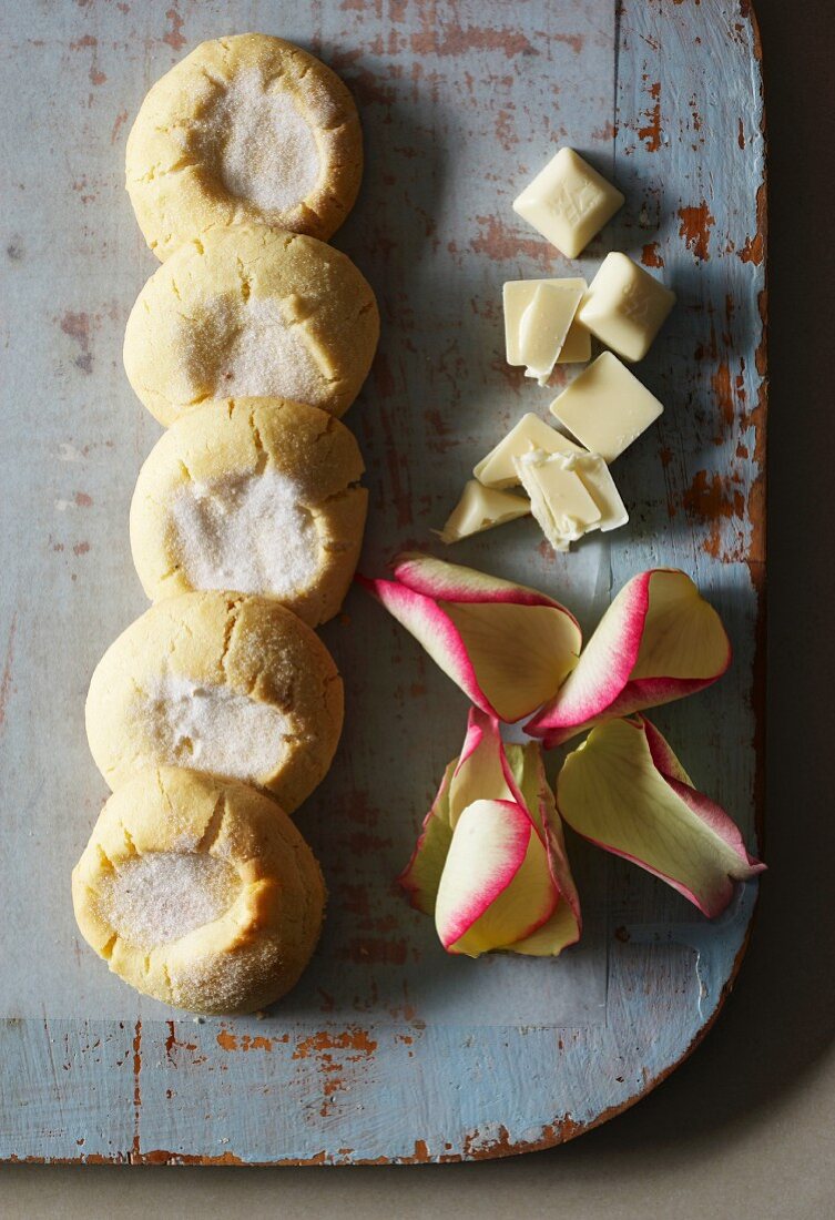 Rose biscuits with white chocolate
