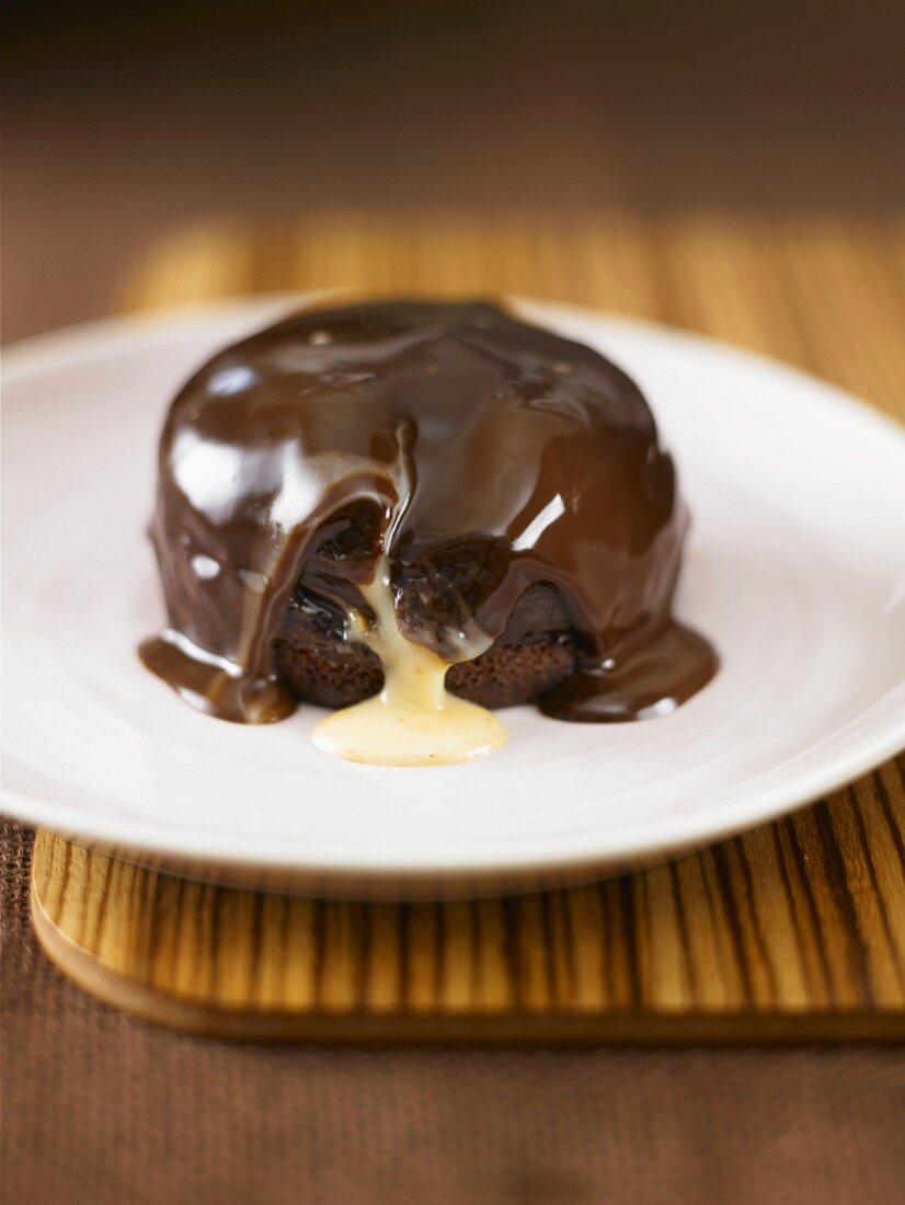 Chocolate pudding with custard