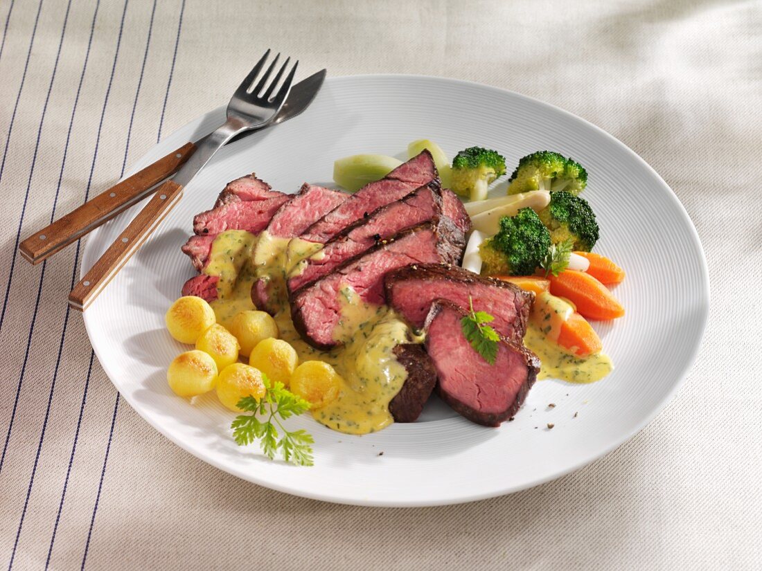 Chateaubriand with hollandaise sauce