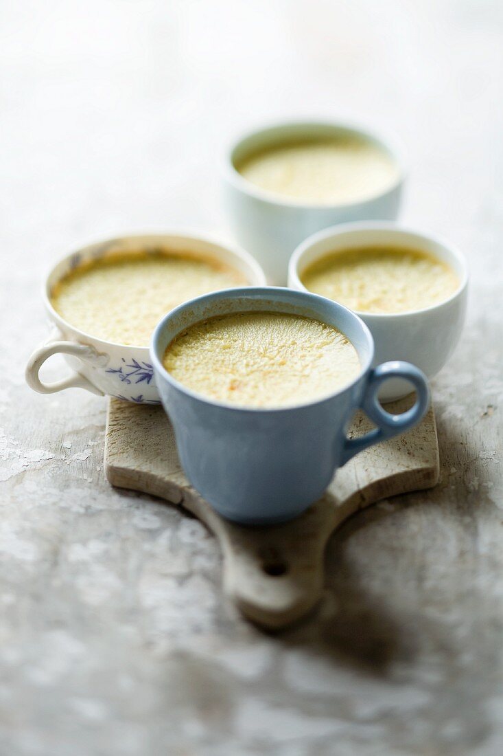 Cream of artichoke in cups
