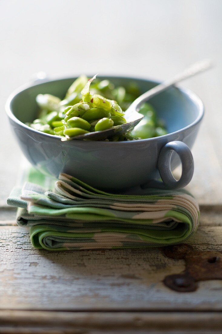 Bean salad with chives