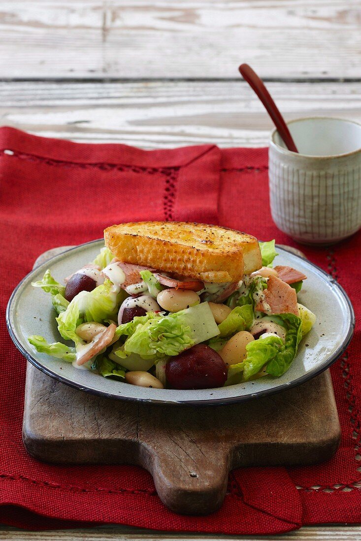 Butterbean salad with beetroot and ham
