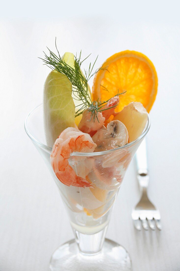 Prawn cocktail with mushrooms and oranges
