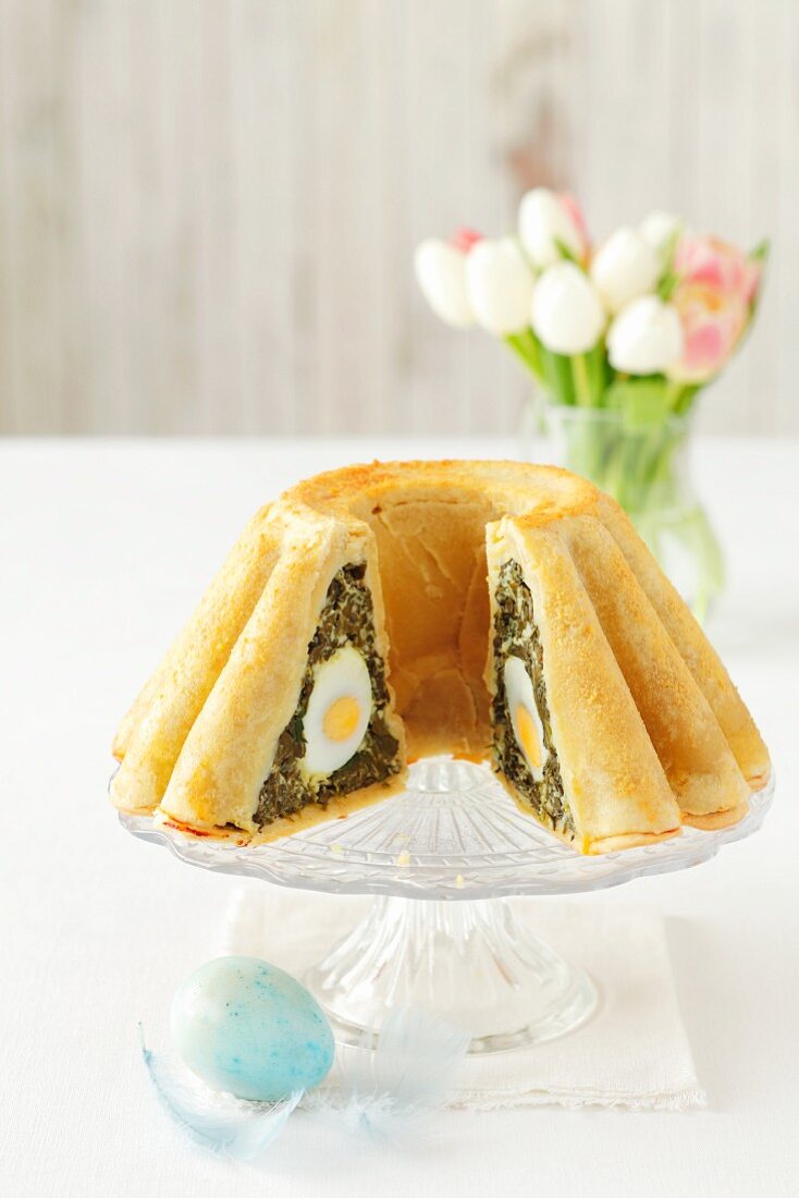 Cake (baba) filled with spinach and egg