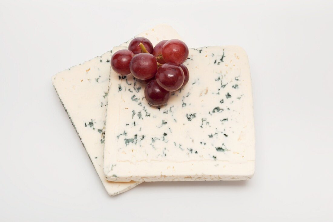 Blue cheese with red grapes