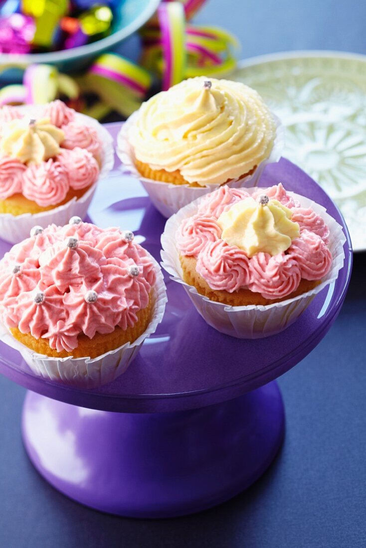 Cupcakes auf Kuchenständer