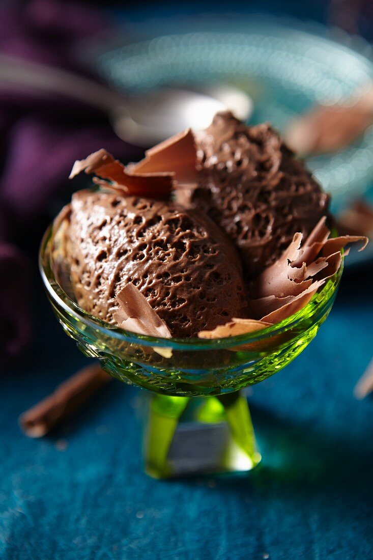 Chocolate mousse with chocolate curls