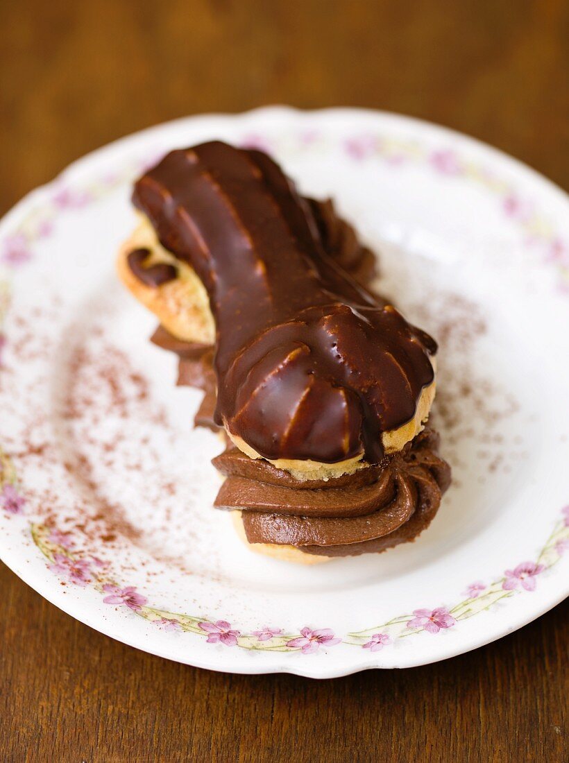 Eclairs filled with chocolate cream