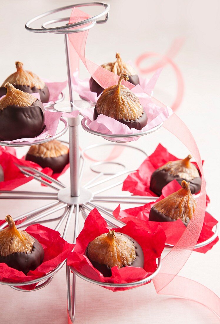 Figs with chocolate glaze in an ice cream-cone holder