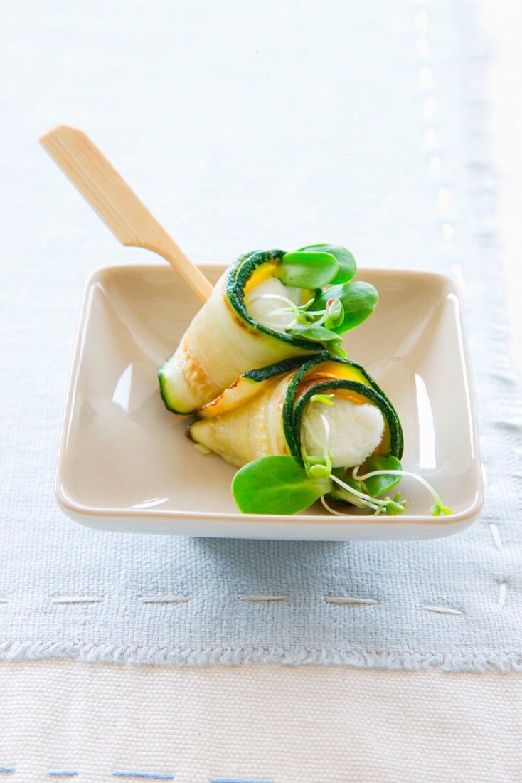 Courgette rolls with ricotta filling