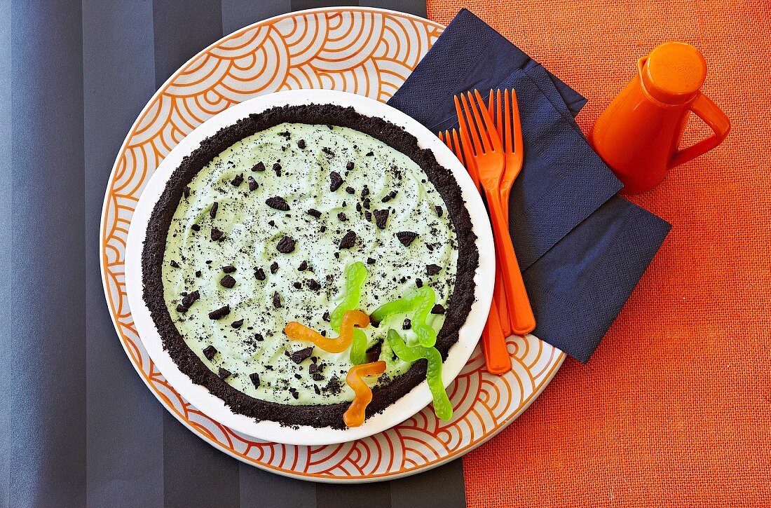 Swamp pie with jelly snakes (chocolate pie with marshmallow mint cream) for Halloween