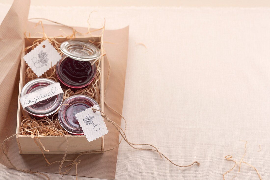 Beetroot spread as a gift