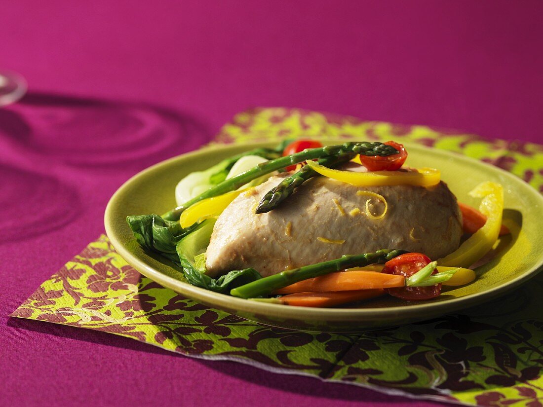 Steamed chicken breast with vegetables